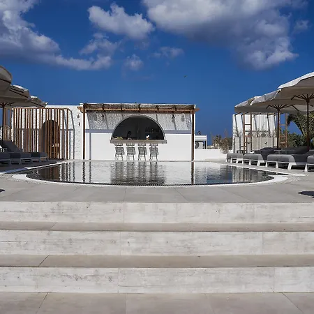 Petri 4* Agios Georgios (Santorini)