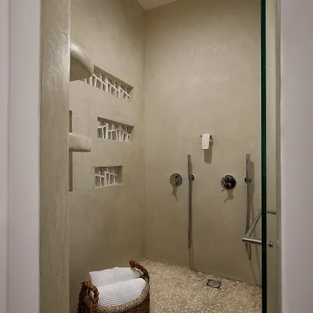 Petri 4* Agios Georgios (Santorini)