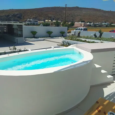 Petri 4* Agios Georgios (Santorini)