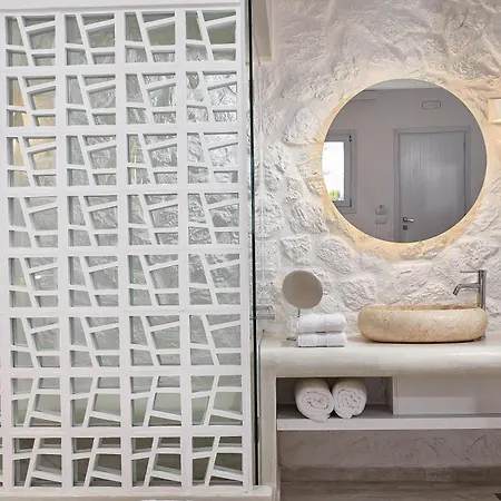 Petri Agios Georgios (Santorini)