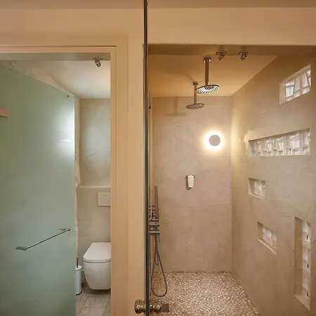 Hotel Petri Agios Georgios (Santorini)