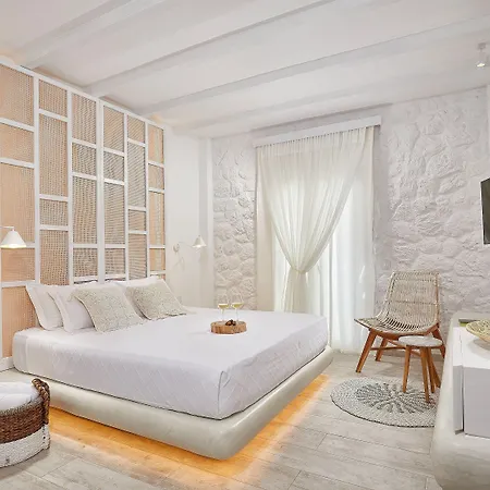 Petri Hotel Agios Georgios (Santorini)