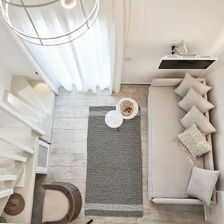 Petri Hotel Agios Georgios (Santorini)