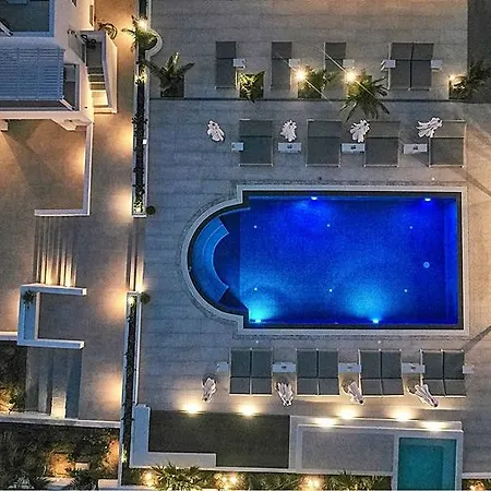 Petri 4* Agios Georgios (Santorini)