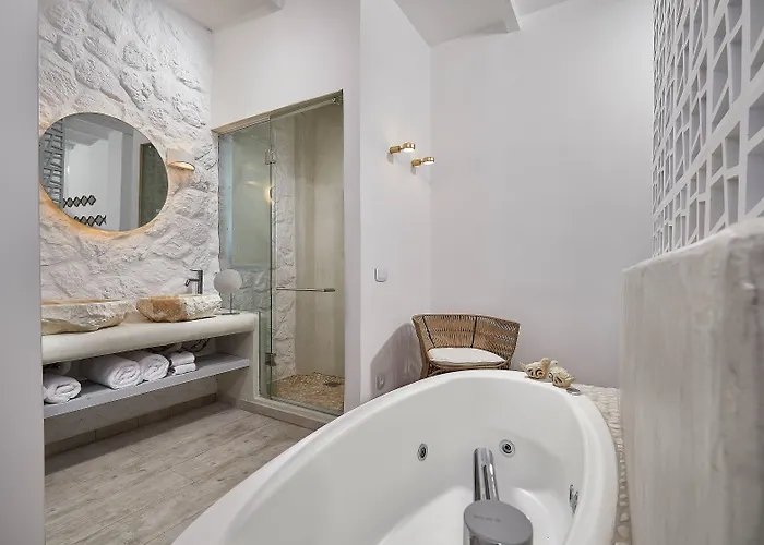 Petri Hotel Agios Georgios (Santorini)