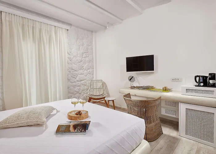 Petri 4* Agios Georgios (Santorini)