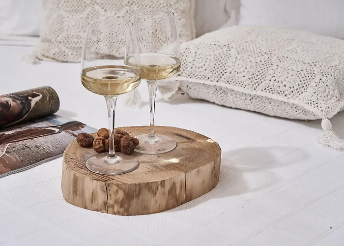 Petri Hotel Agios Georgios (Santorini)