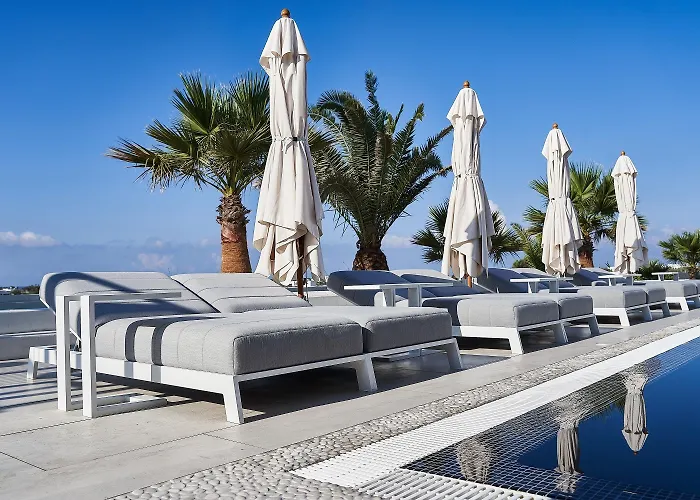 Petri Hotel Agios Georgios (Santorini)