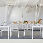 Petri Agios Georgios (Santorini)