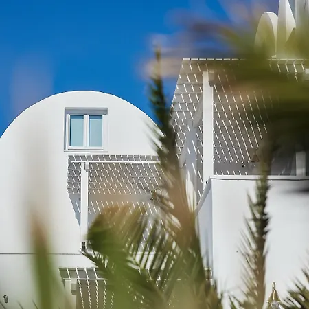 أجنحة بتري فندق Agios Georgios (Santorini)